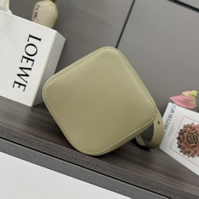 Средняя сумка-ведро Pebble Bucket от L