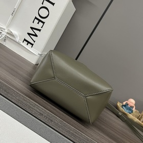 Новая мини-сумка Puzzle Fold от Loewe