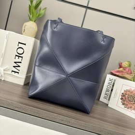 Новая модель Loewe — небольшая сумка P