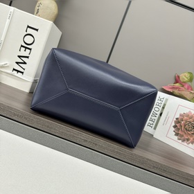 Новая модель Loewe — небольшая сумка P