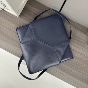 Новая модель Loewe — небольшая сумка P