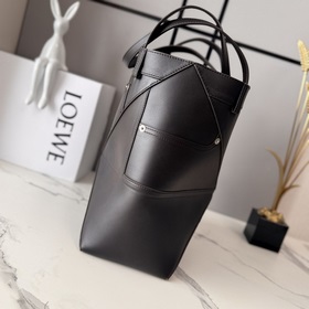 Новая сумка Loewe Puzzle Fold Tote из
