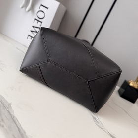 Новая сумка Loewe Puzzle Fold Tote из