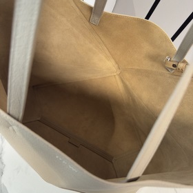 Новая модель Loewe — большая сумка Puz
