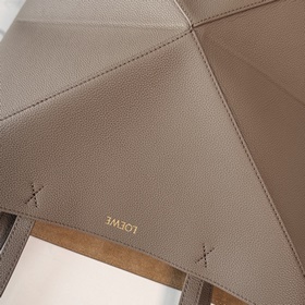 Новая модель Loewe — небольшая сумка P