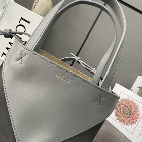 Новая мини-сумка Puzzle Fold от Loewe,