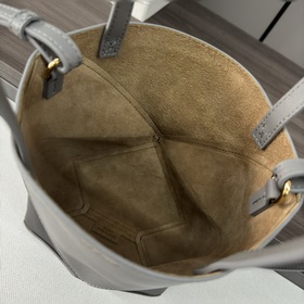 Новая мини-сумка Puzzle Fold от Loewe,