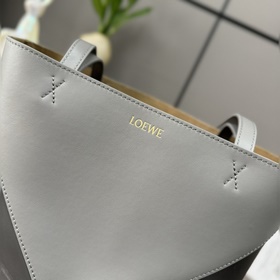 Новая модель Loewe — небольшая сумка P