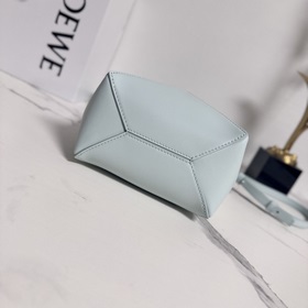 Новая мини-сумка Puzzle Fold от Loewe