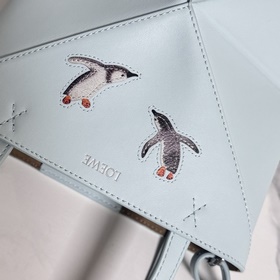 Новая мини-сумка Puzzle Fold от Loewe 