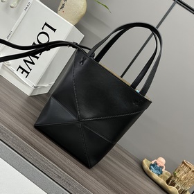Новая мини-сумка Puzzle Fold от Loewe