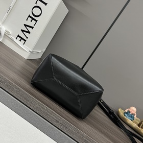 Новая мини-сумка Puzzle Fold от Loewe