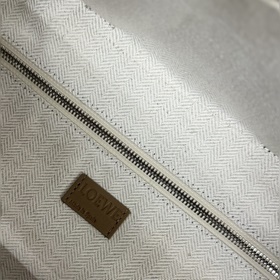 Новая сумка Loewe «Puzzle Fold Duffle»