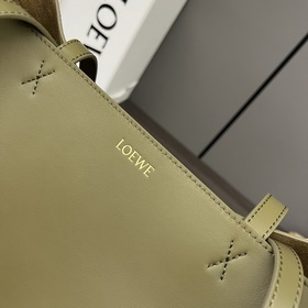 Новая модель Loewe — небольшая сумка P