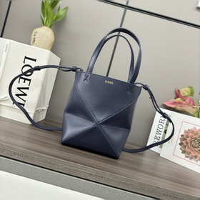 Новая мини-сумка Puzzle Fold от Loewe