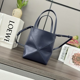Новая мини-сумка Puzzle Fold от Loewe