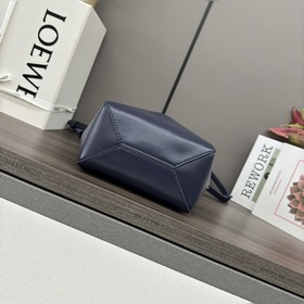 Новая мини-сумка Puzzle Fold от Loewe