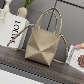 Новая мини-сумка Puzzle Fold от Loewe