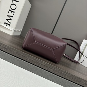 Новая мини-сумка Puzzle Fold от Loewe