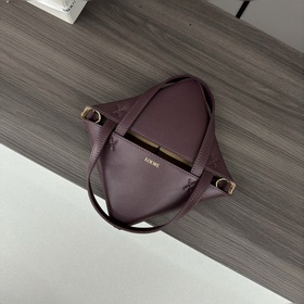 Новая мини-сумка Puzzle Fold от Loewe 