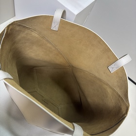 Новая модель Loewe — небольшая сумка P
