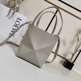 Новая мини-сумка Puzzle Fold от Loewe
