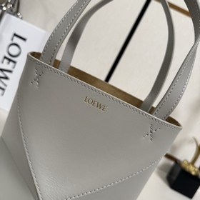 Новая мини-сумка Puzzle Fold от Loewe 