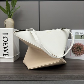 Новая модель Loewe — небольшая сумка P