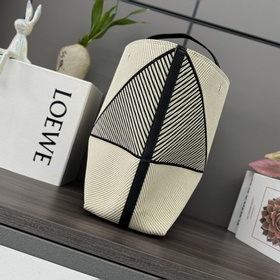 Новая сумка Puzzle Fold от Loewe. Эта