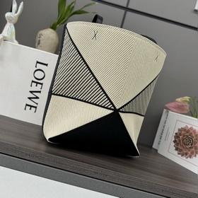 Новая сумка Puzzle Fold от Loewe. Эта