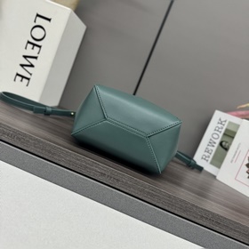 Новая мини-сумка Puzzle Fold от Loewe