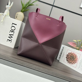 Новая модель Loewe — небольшая сумка P