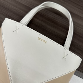 Новая мини-сумка Puzzle Fold от Loewe,