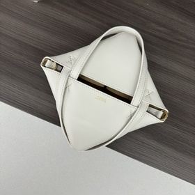 Новая мини-сумка Puzzle Fold от Loewe,