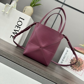 Новая мини-сумка Puzzle Fold от Loewe