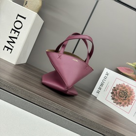 Новая мини-сумка Puzzle Fold от Loewe 
