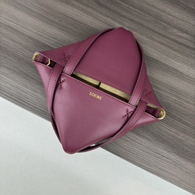 Новая мини-сумка Puzzle Fold от Loewe 