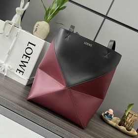 Новая модель Loewe — небольшая сумка P