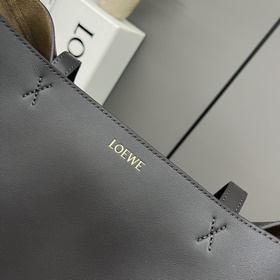 Новая модель Loewe — небольшая сумка P