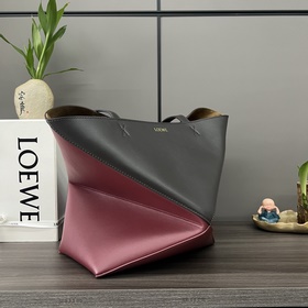 Новая модель Loewe — небольшая сумка P