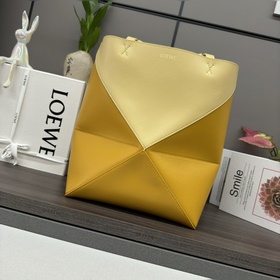 Новая модель Loewe — небольшая сумка P