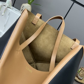 Новая модель Loewe — большая сумка Puz
