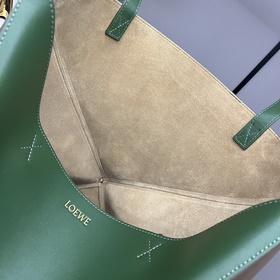 Новая модель Loewe — большая сумка Puz