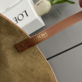 Новая модель Loewe — сумка Puzzle Fold
