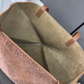 Новая модель Loewe — сумка Puzzle Fold