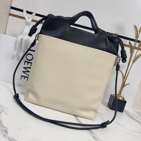 Сумка-тоут Loewe Flamenco Purse из мяг