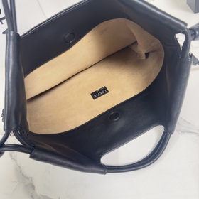 Сумка-тоут Loewe Flamenco Purse из мяг