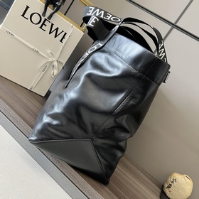 Сумка Loewe Fold Shopper из телячьей к
