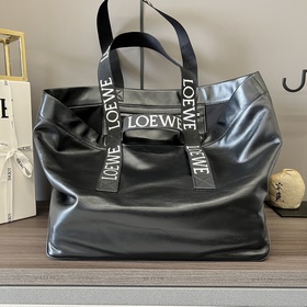 Сумка Loewe Fold Shopper из телячьей к