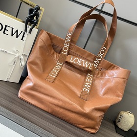 Сумка Loewe Fold Shopper из телячьей к